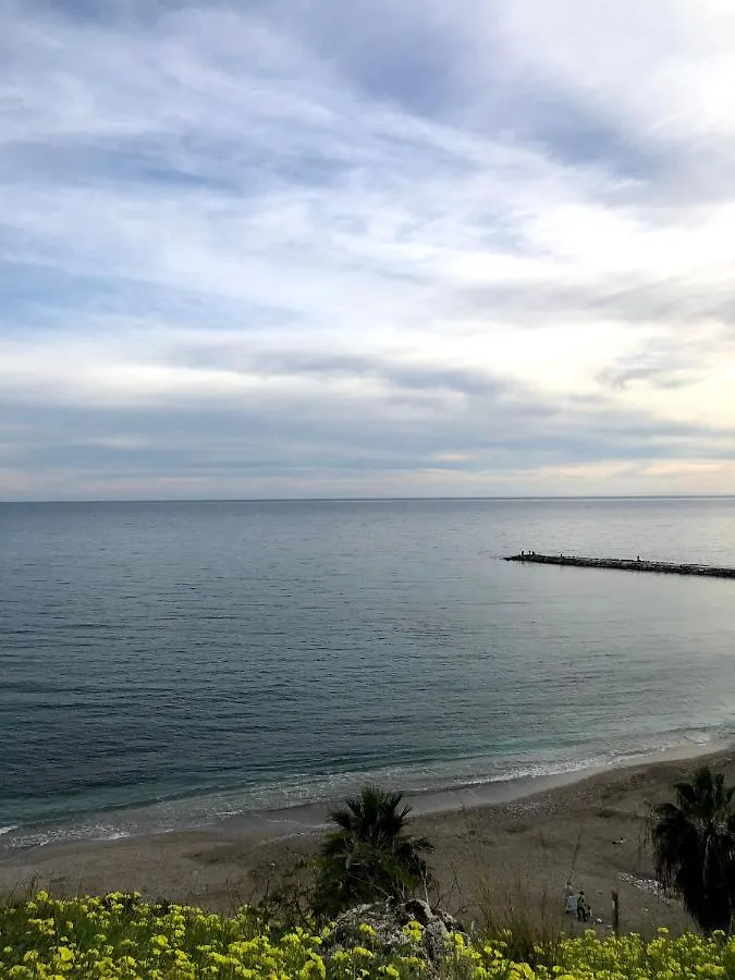 Apartamento En Playa La Carihuela Torremolinos Cascada Summer Apartment