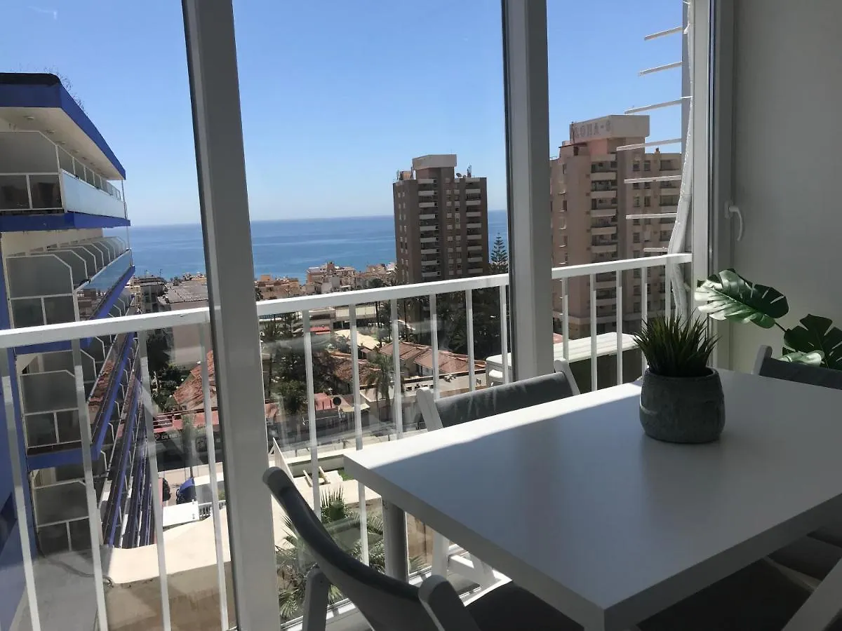 Apartamento En Playa La Carihuela Torremolinos Cascada Summer Apartment