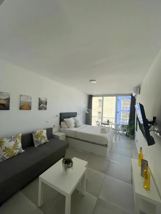 Apartamento En Playa La Carihuela Torremolinos Cascada Summer Apartment