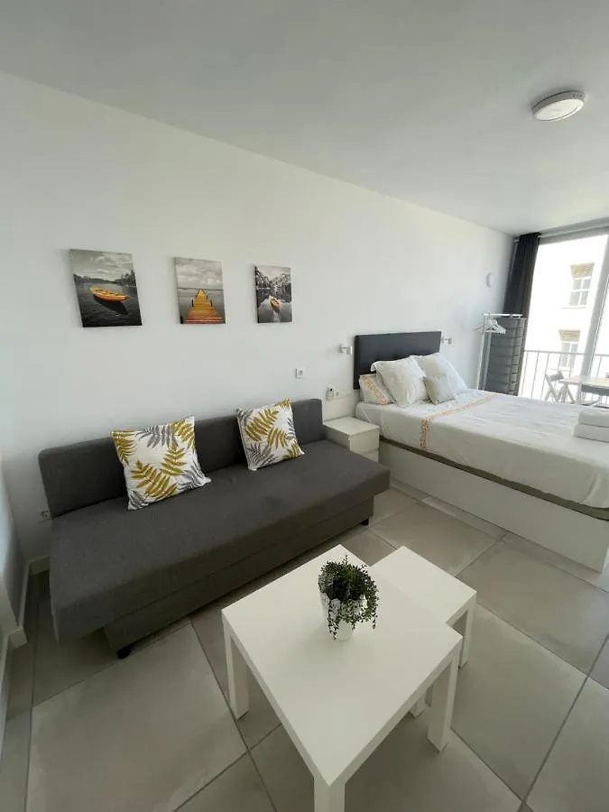 Apartamento En Playa La Carihuela Torremolinos Cascada Summer Apartment