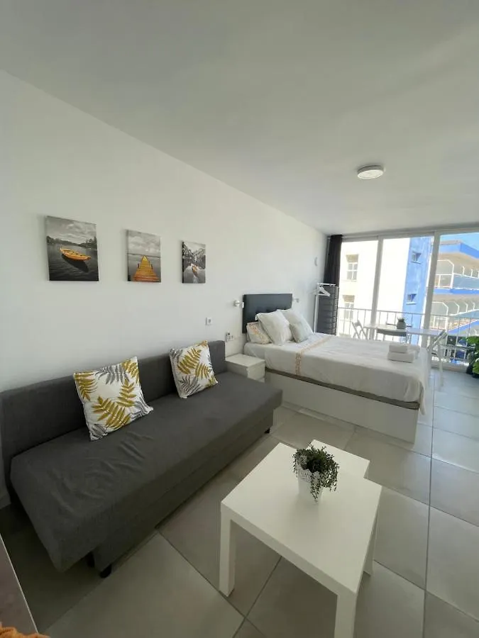 Apartamento En Playa La Carihuela Torremolinos Cascada Summer Apartment