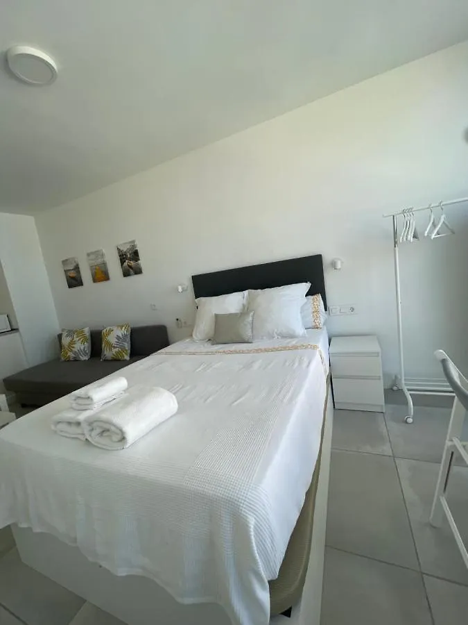 Apartamento En Playa La Carihuela Torremolinos Cascada Summer Apartment